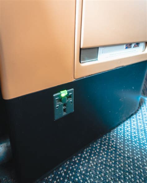 What kind of power sockets do Jet Airways' Boeing .